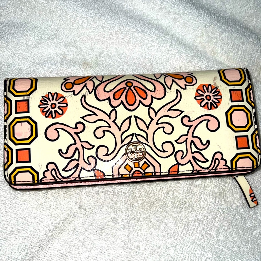 Tory Burch Hicks Garden Slim Envelope Wallet-pre owned-used.